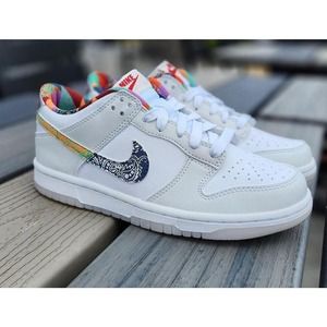 NIKE
DUNK LOW 'MULTI-COLOR PAISLEY NEW IN BOX